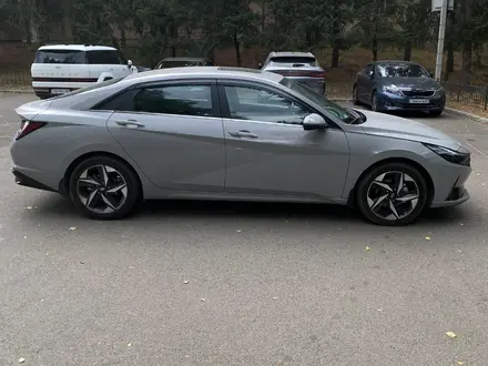 Hyundai Elantra 2023 года за 10 000 000 тг. в Алматы – фото 4