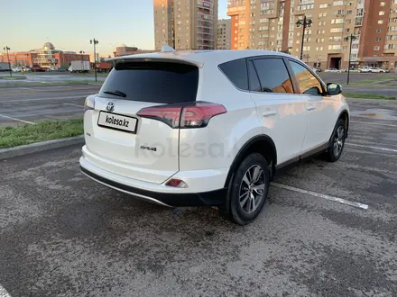 Toyota RAV4 2016 года за 10 300 000 тг. в Астана – фото 16