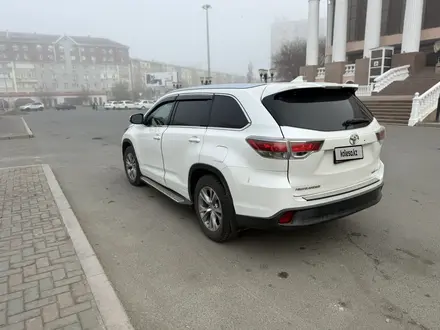 Toyota Highlander 2015 года за 12 000 000 тг. в Атырау – фото 4