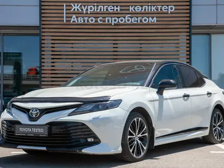 Toyota Camry 2020 года за 13 490 000 тг. в Алматы