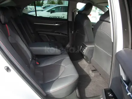 Toyota Camry 2020 года за 13 490 000 тг. в Алматы – фото 16