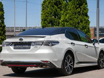Toyota Camry 2020 года за 13 490 000 тг. в Алматы – фото 7