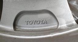 Новые диски R 17 оригинал, Toyota, Япония за 240 000 тг. в Алматы – фото 3