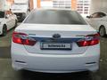 Toyota Camry 2012 года за 6 957 000 тг. в Актобе – фото 2
