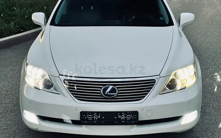 Lexus LS 600h 2008 года за 7 300 000 тг. в Алматы