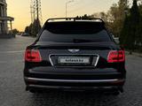 Bentley Bentayga 2016 года за 55 430 000 тг. в Алматы – фото 2