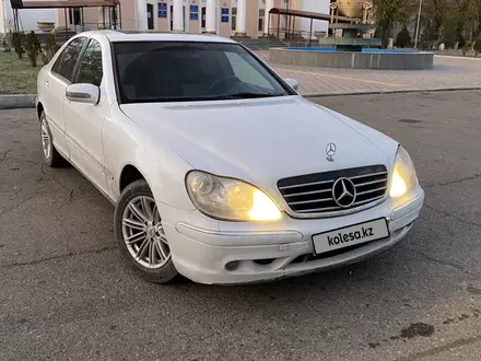 Mercedes-Benz S 320 2000 года за 3 200 000 тг. в Тараз – фото 2