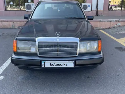 Mercedes-Benz E 230 1993 года за 2 350 000 тг. в Караганда – фото 2