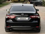 Toyota Camry 2018 года за 14 500 000 тг. в Туркестан – фото 3