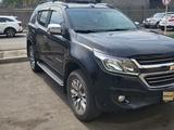 Chevrolet TrailBlazer 2022 года за 12 700 000 тг. в Алматы – фото 3