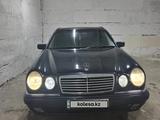Mercedes-Benz E 230 1997 года за 2 500 000 тг. в Павлодар – фото 2