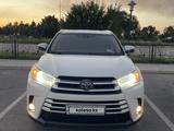 Toyota Highlander 2017 года за 17 000 000 тг. в Тараз