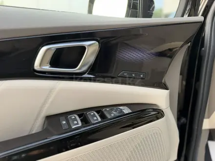 Kia Carnival 2022 года за 21 800 000 тг. в Алматы – фото 12