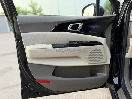 Kia Carnival 2022 года за 21 800 000 тг. в Алматы – фото 11