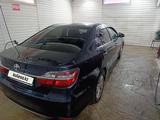 Toyota Camry 2017 года за 11 100 000 тг. в Экибастуз – фото 2