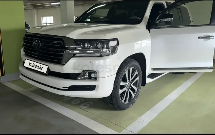 Toyota Land Cruiser 2017 года за 39 500 000 тг. в Астана