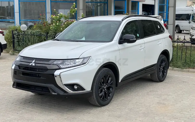 Mitsubishi Outlander Intense+ 4WD 2022 года за 18 290 000 тг. в Караганда