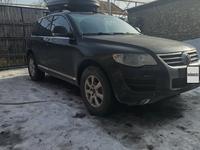 Volkswagen Touareg 2006 годаүшін4 000 000 тг. в Алматы