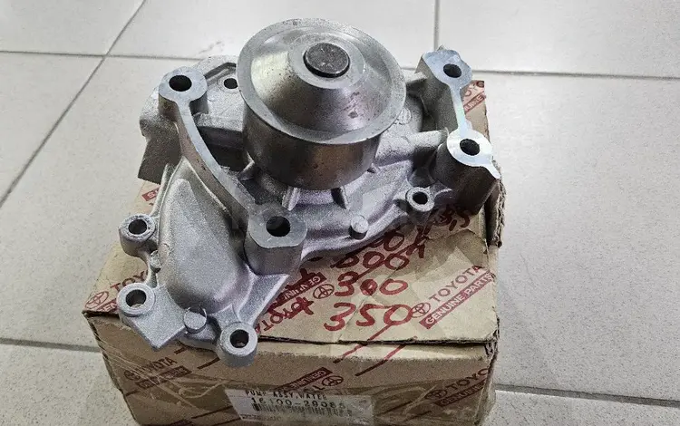 Помпа водяная Toyota за 49 990 тг. в Актобе