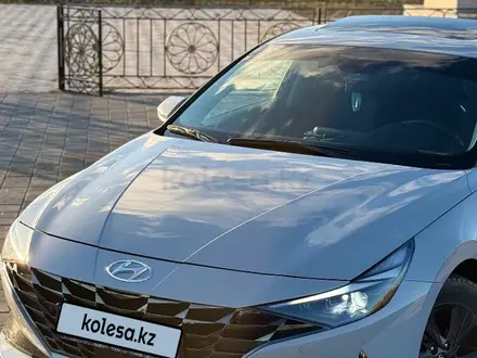 Hyundai Elantra 2023 года за 10 200 000 тг. в Астана – фото 2
