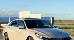 Hyundai Elantra 2023 года за 10 200 000 тг. в Астана
