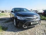 Toyota Camry 2015 года за 9 887 400 тг. в Шымкент – фото 2