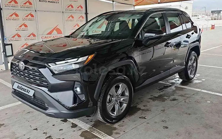 Toyota RAV4 2022 годаfor10 900 000 тг. в Алматы