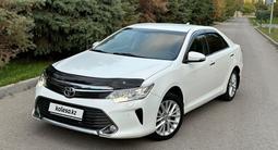 Toyota Camry 2015 годаfor10 900 000 тг. в Алматы