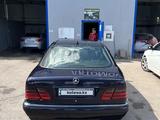 Mercedes-Benz E 280 1998 года за 2 600 000 тг. в Астана – фото 2