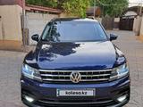 Volkswagen Tiguan 2021 года за 13 990 000 тг. в Алматы – фото 3