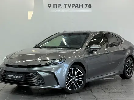 Toyota Camry Luxe 2024 года за 21 290 000 тг. в Астана