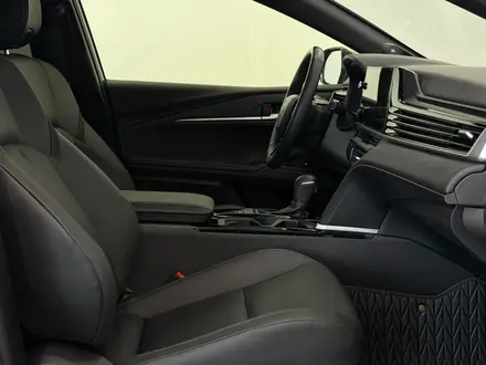 Toyota Camry Luxe 2024 года за 21 290 000 тг. в Астана – фото 6