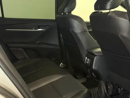 Toyota Camry Luxe 2024 года за 21 290 000 тг. в Астана – фото 7