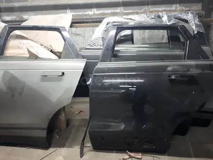 Стекло боковое передней/задней двери Range Roverүшін1 245 тг. в Алматы – фото 4