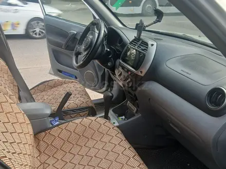 Toyota RAV4 2002 года за 4 800 000 тг. в Алматы – фото 2