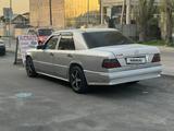 Mercedes-Benz E 220 1994 годаүшін2 350 000 тг. в Талгар – фото 2