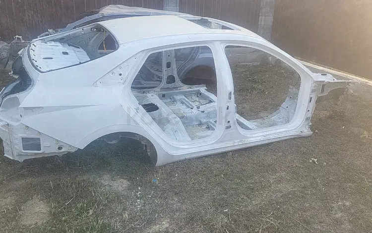 Hyundai Elantra 2024 год в китайский сборка задний правый крыло порог лонже за 1 000 тг. в Алматы