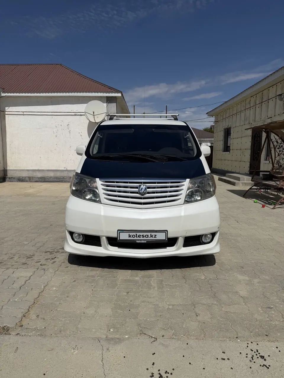 Toyota Alphard, 2004