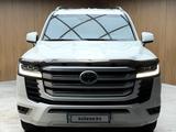 Toyota Land Cruiser Premium+ 2022 года за 57 000 000 тг. в Алматы – фото 2