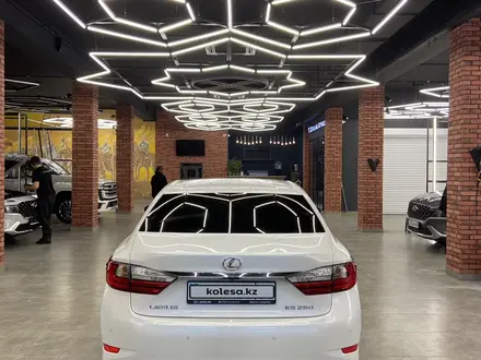 Lexus ES 250 2015 года за 17 300 000 тг. в Атырау – фото 6