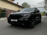 BMW X5 2019 года за 28 750 000 тг. в Алматы – фото 2