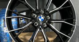 BMW БМВ (РАЗНОШИРОКИЕ) R20 5x120 8.5J/10J ET35/45 Dia 72.6 — Диски новые за 320 000 тг. в Алматы – фото 2