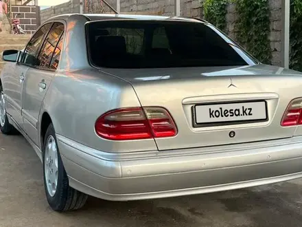 Mercedes-Benz E 240 2000 года за 3 800 000 тг. в Шымкент – фото 2