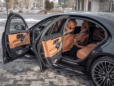 Mercedes-Benz S 580 2022 года за 74 950 000 тг. в Алматы – фото 15