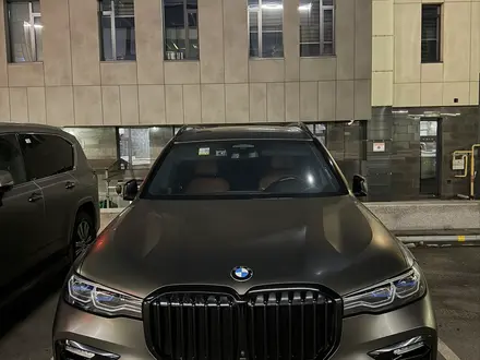 BMW X7 2022 года за 50 000 000 тг. в Алматы