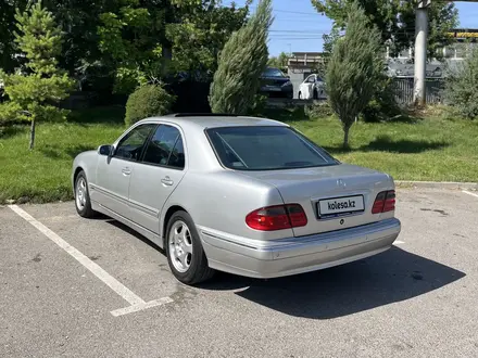 Mercedes-Benz E 320 2000 года за 4 400 000 тг. в Шымкент – фото 4