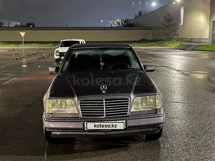 Mercedes-Benz E 220 1995 года за 2 500 000 тг. в Алматы – фото 5
