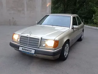 Mercedes-Benz E 230