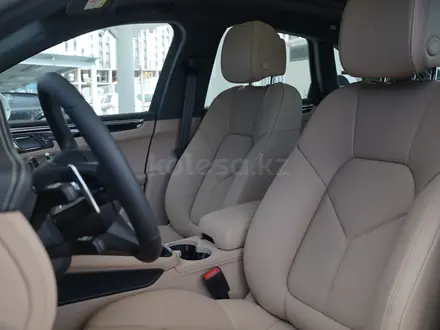 Porsche Macan 2026 года за 54 000 000 тг. в Астана – фото 18