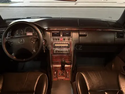 Mercedes-Benz E 280 2001 года за 4 300 000 тг. в Шымкент – фото 14